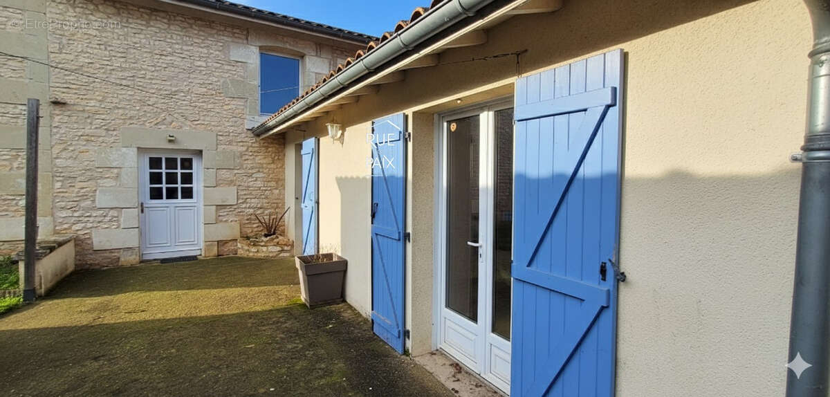 Maison à BLASLAY