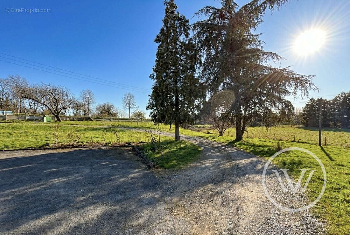 Maison à YVRE-L'EVEQUE