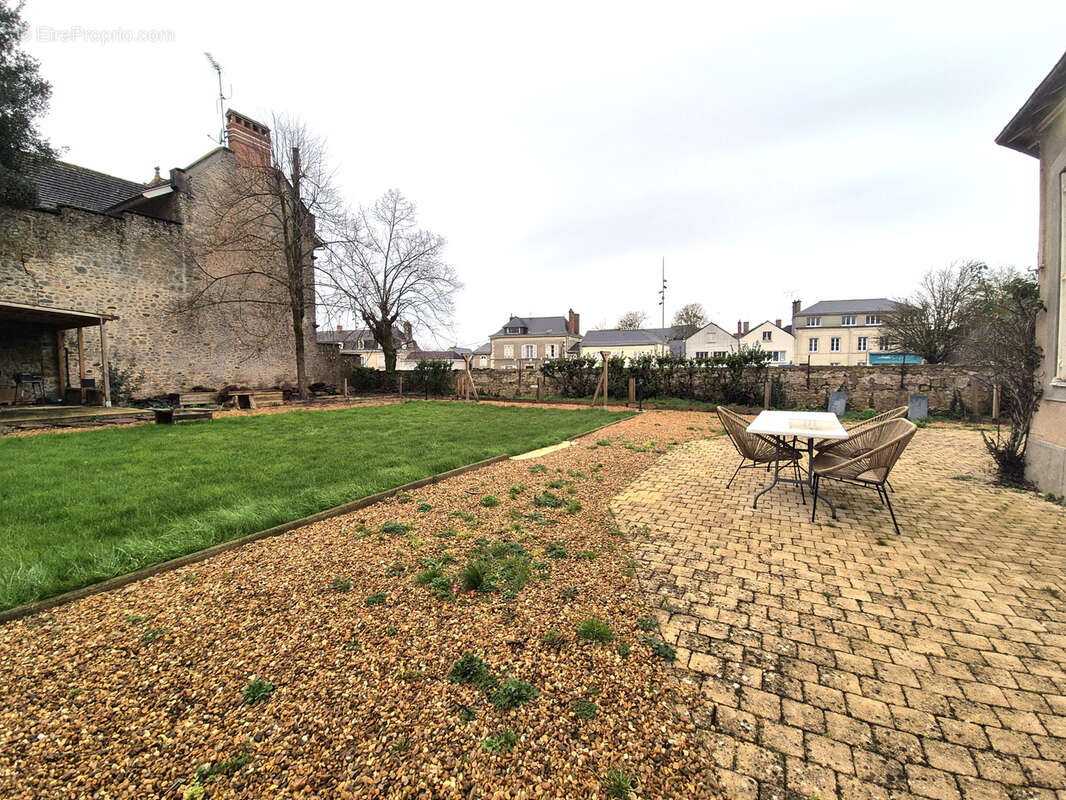 Maison à SABLE-SUR-SARTHE