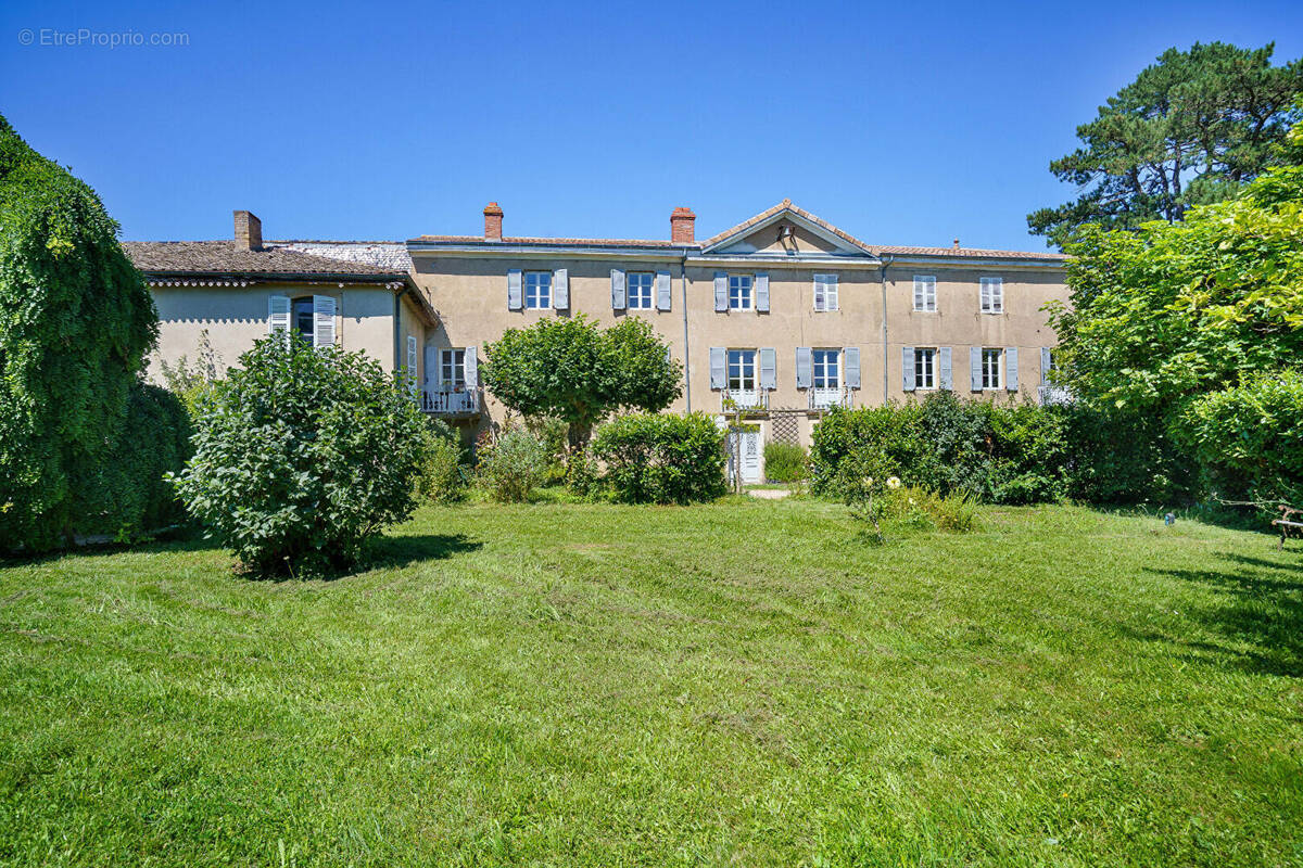 Maison à CRECHES-SUR-SAONE