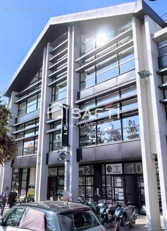 Photo 2 - Commerce à SOISSONS