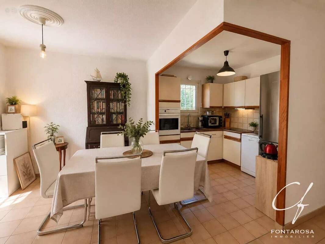 Villa au calme avec beau potentiel — Fréjus limitrophe Saint-Raphaël - photo 10