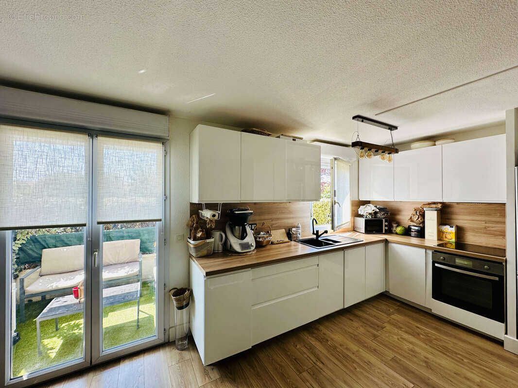 Lattes port ariane -t2 d'exception 50m2, terrasse, clim, parking, residence standing a 50m tram et commerces - photo 2