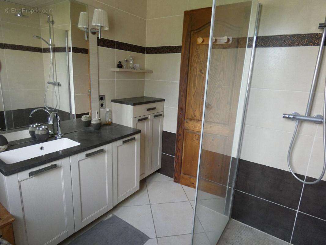 Maison à MARVILLE-MOUTIERS-BRULE