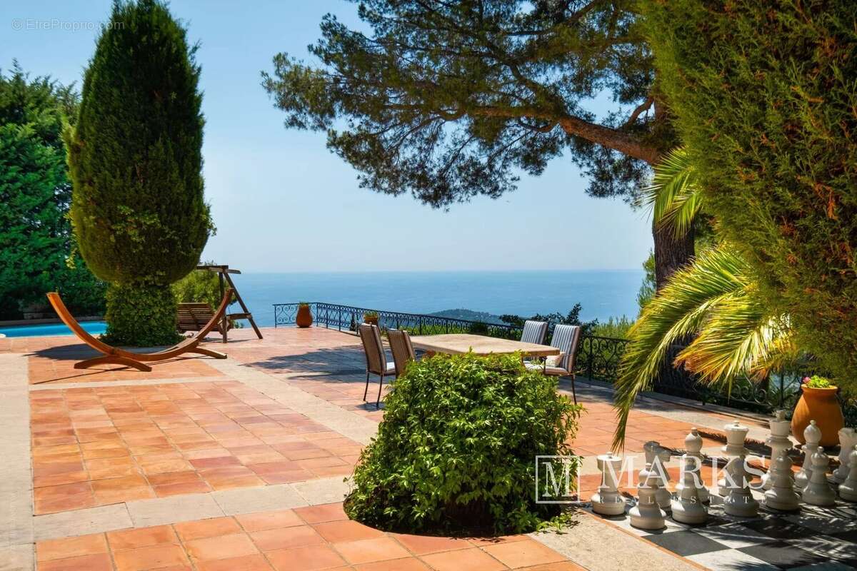 Maison à EZE