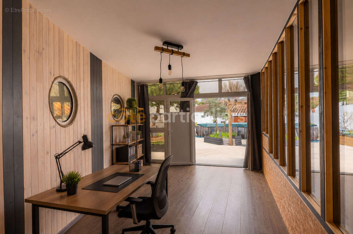 Notre-dame-de-riez --maison -- 6 pieces -- 210 m2 -- grande piece de vie -- plain-pied -- rentabilite locative -- loft independa - photo 6