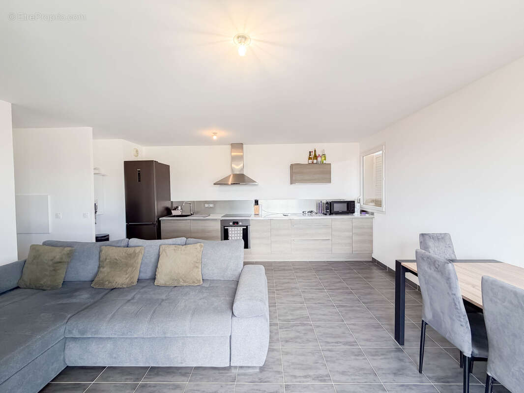 Appartement à PORT-DE-BOUC