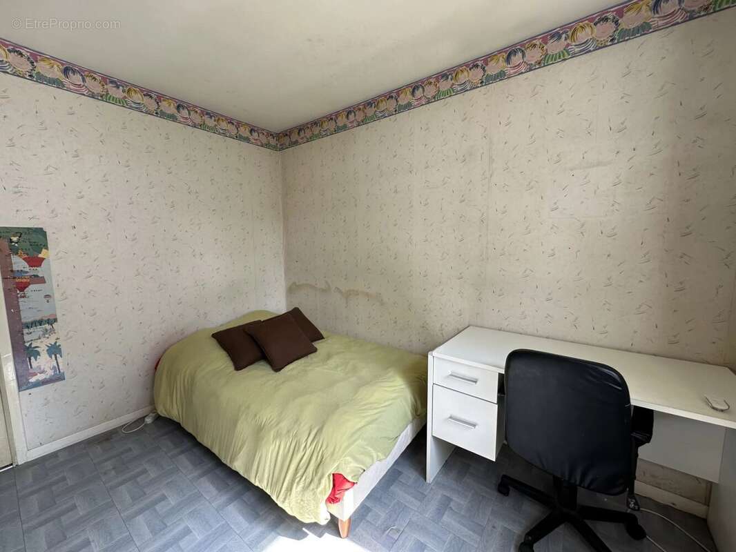 Maison à LE MESNIL-SAINT-DENIS