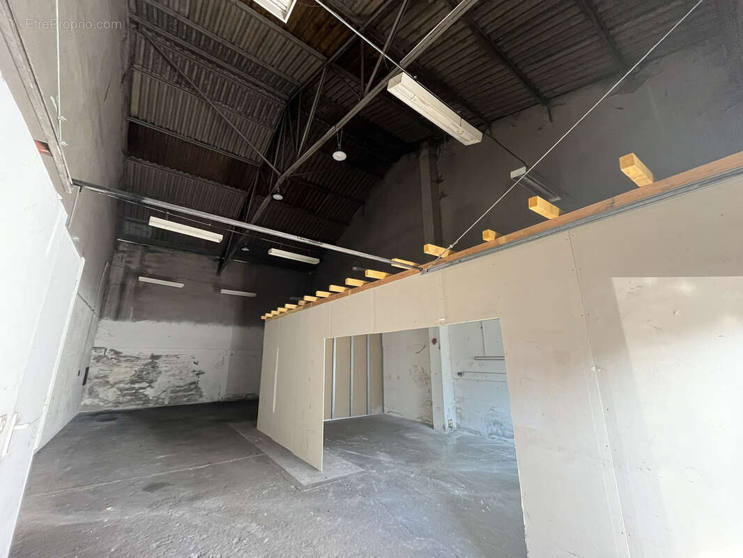 Commerce à CLOUANGE