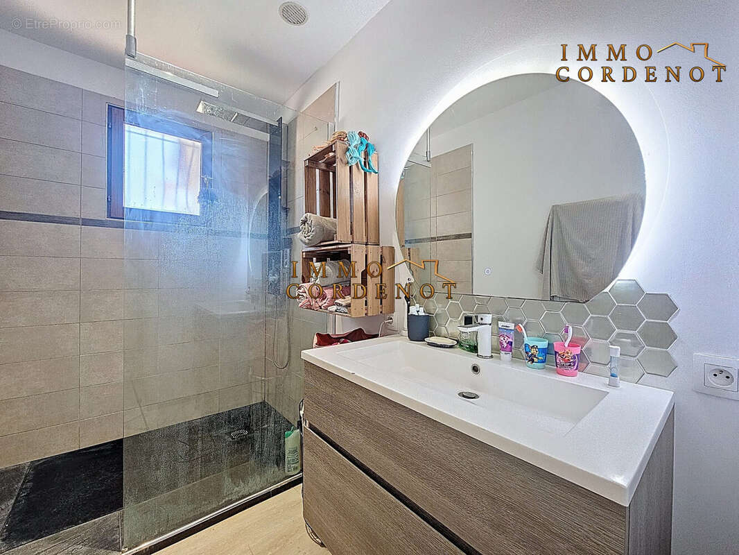 Maison à FORCALQUEIRET