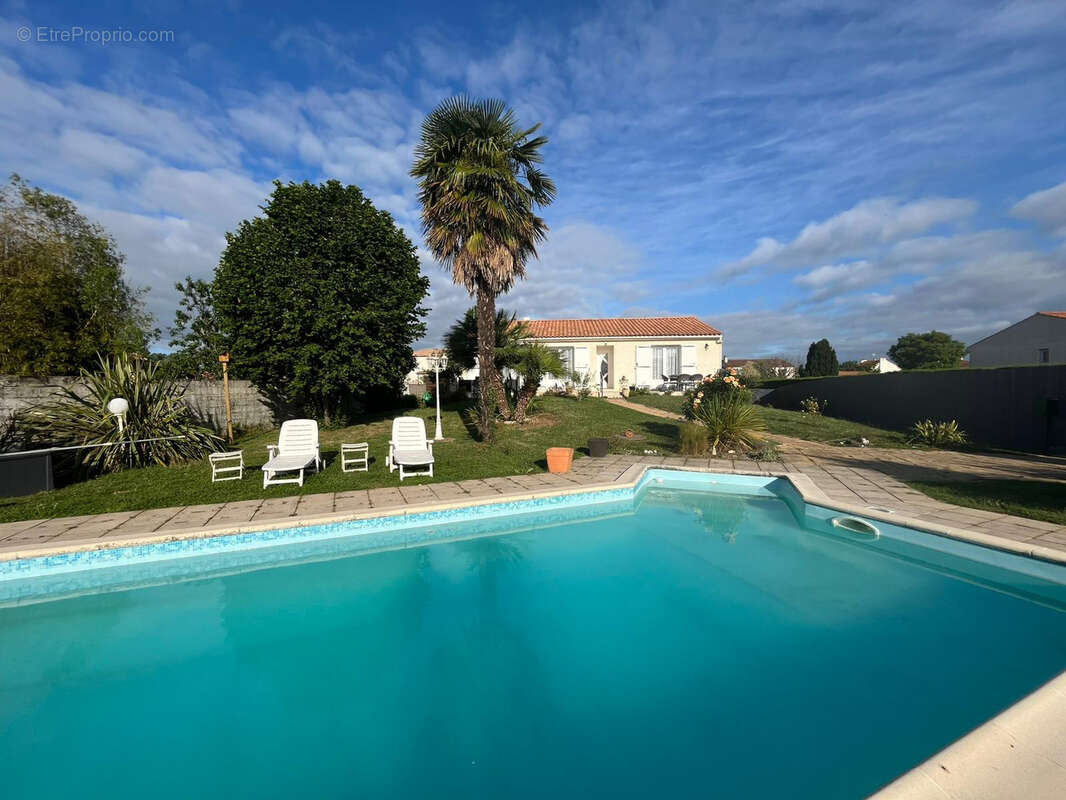 Maison à LES MAGNILS-REIGNIERS