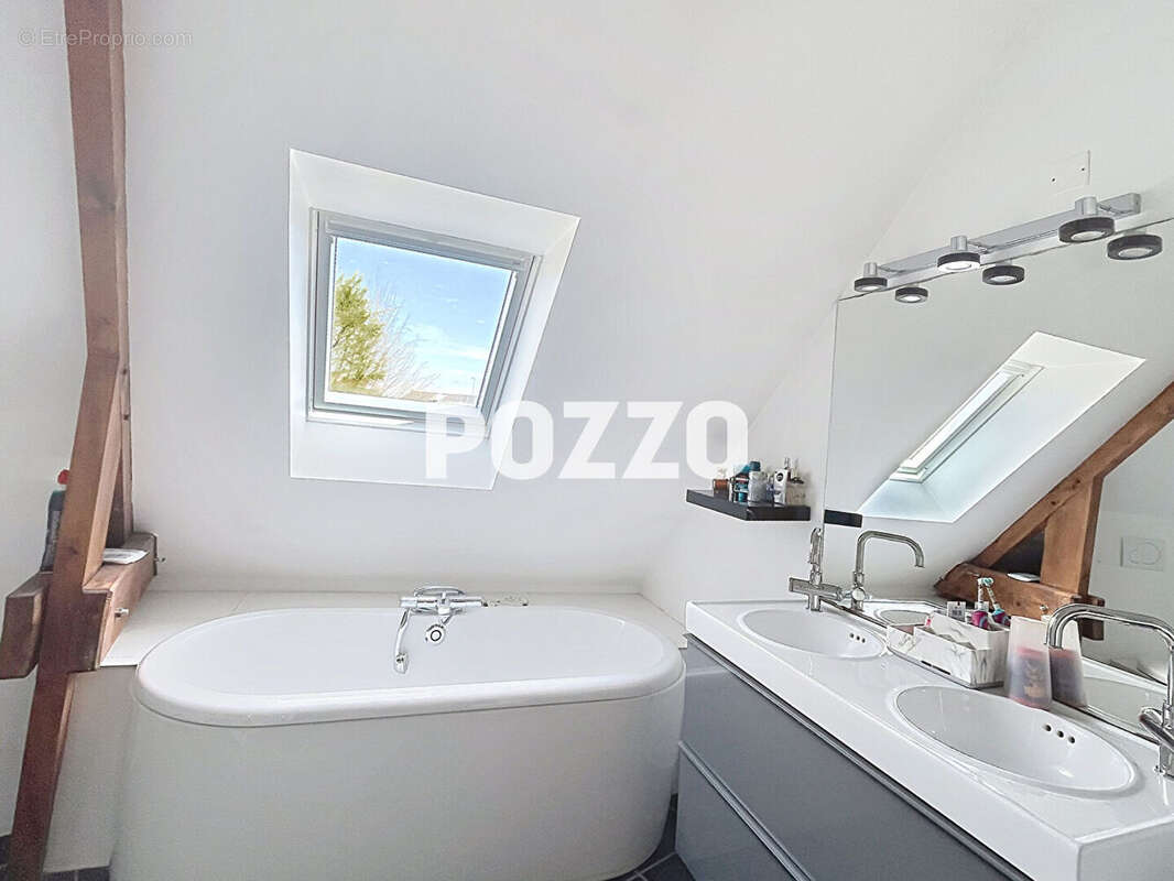 Maison à SAINT-SAUVEUR-LA-POMMERAYE