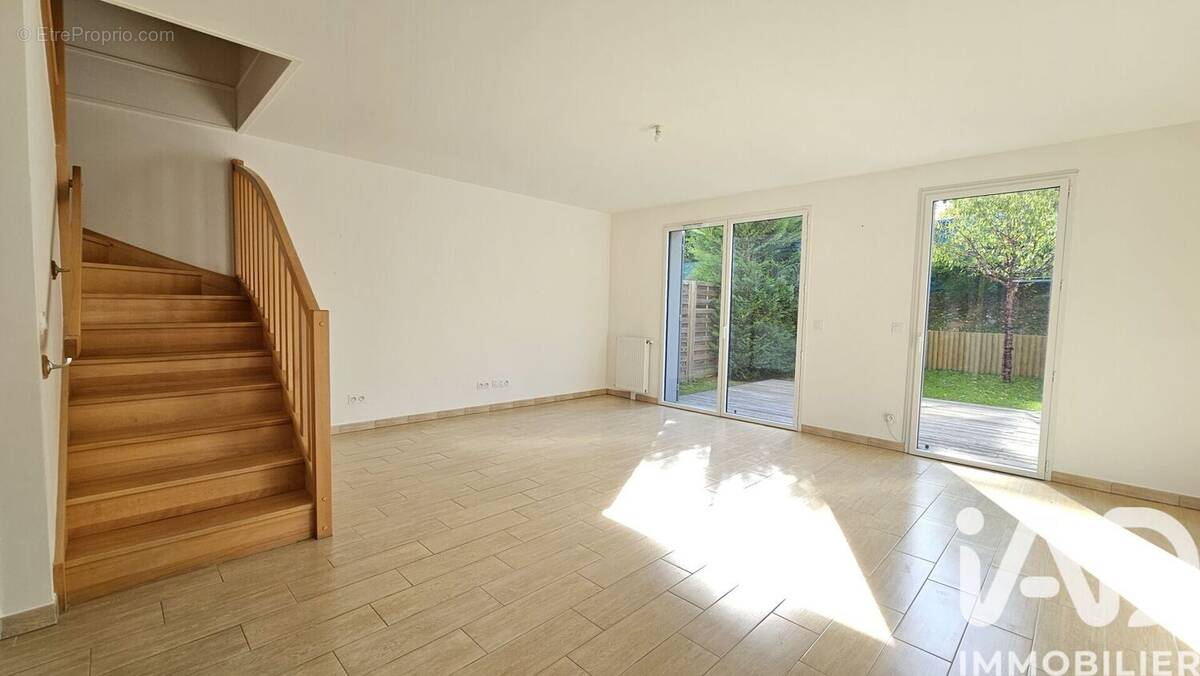 Photo 1 - Maison à MAREIL-MARLY