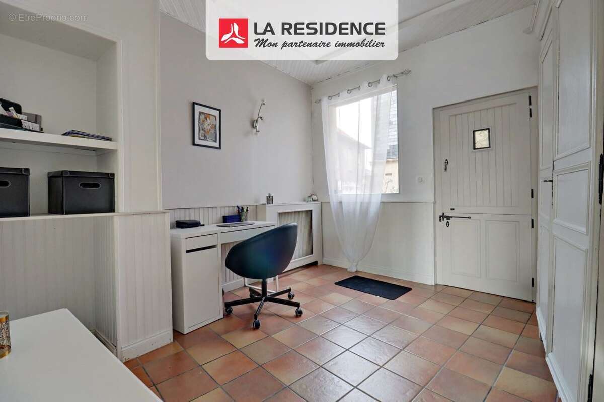 Maison 248 m² à Pont-De-L'arche  - photo 9