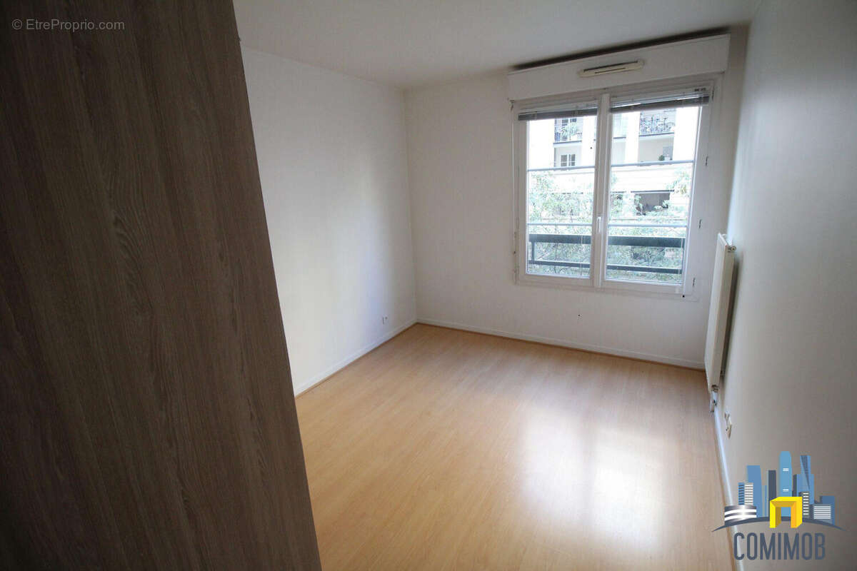 Appartement à COURBEVOIE