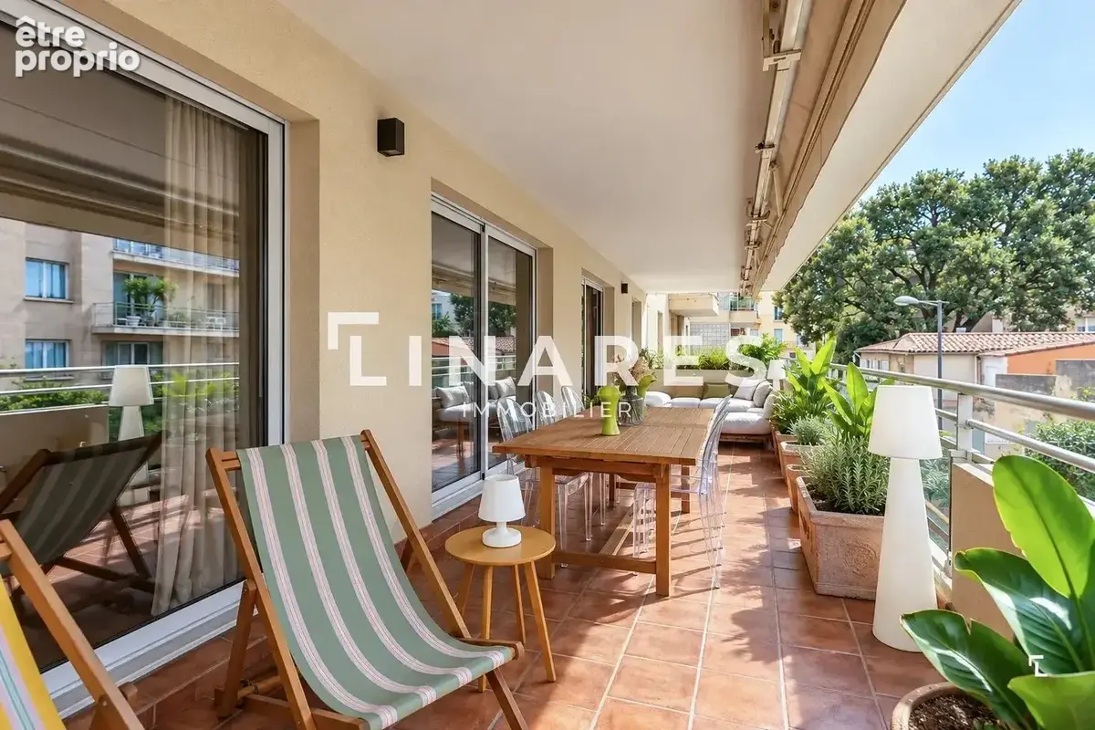 L'ELEGANCE PERIER - Appartement T4 de 118m2 - Terrasse - Garage double (sus) - 13008 - photo 2