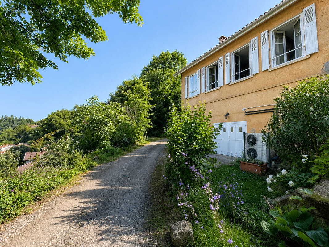 Maison de charme située Montée Saint-Marcel à Vienne - photo 21