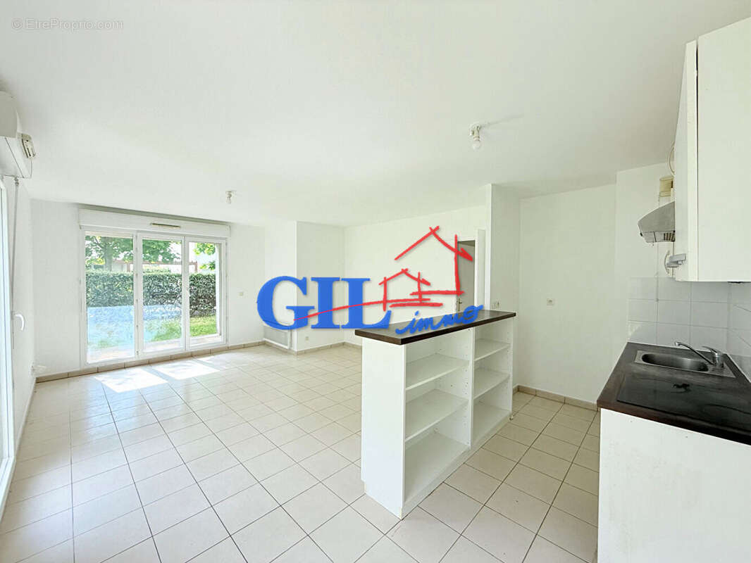 Appartement à SAVIGNY-LE-TEMPLE