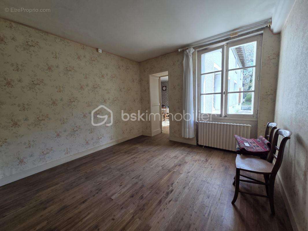 Ensemble immobilier à fort potentiel – calme, verdure et multiples dépendances - photo 7