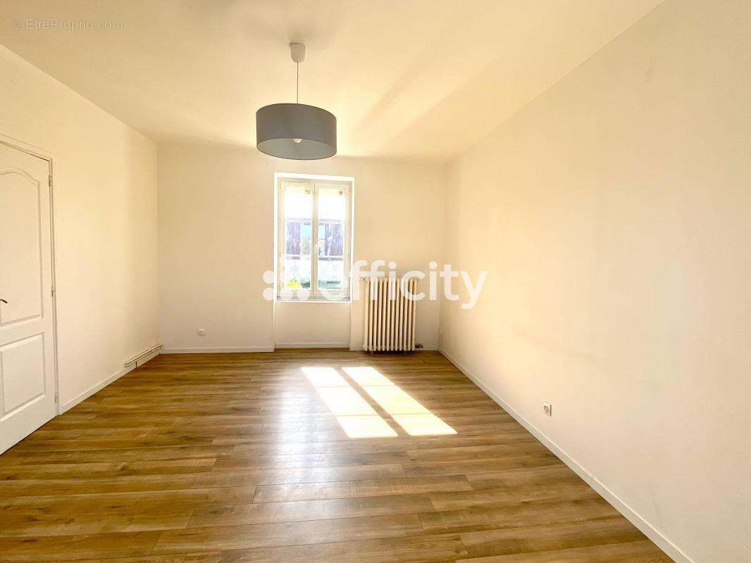 Maison à BERNES-SUR-OISE