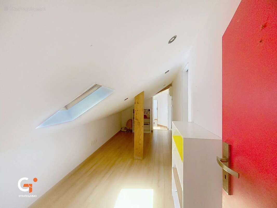 ELBEUF - Maison 135 m²  sur 223 m² Terrain - photo 7