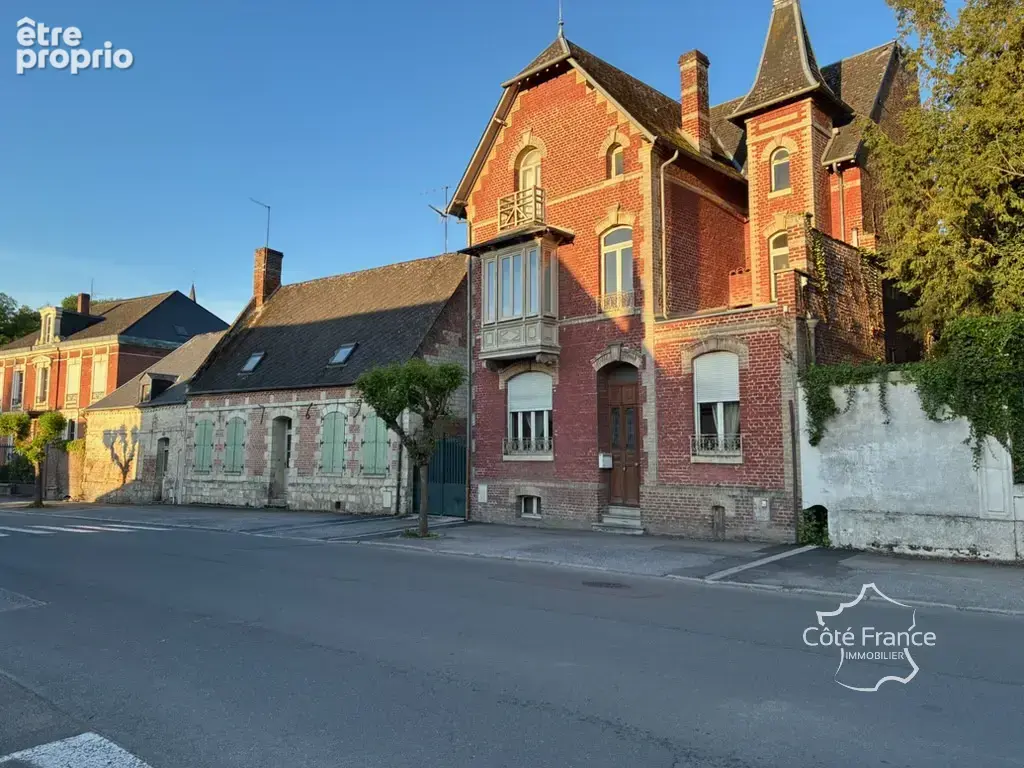 A proximité de tous commerces, lot de 3 maisons avec piscine - photo 3