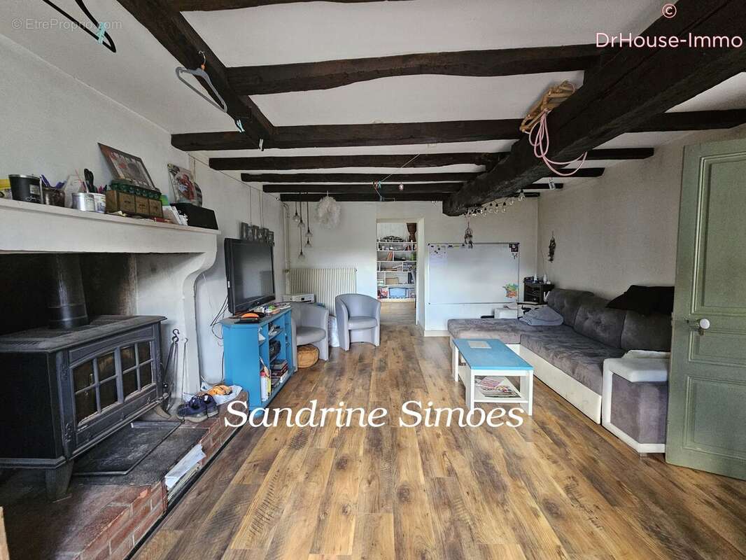 Maison à LUSSAC-LES-CHATEAUX