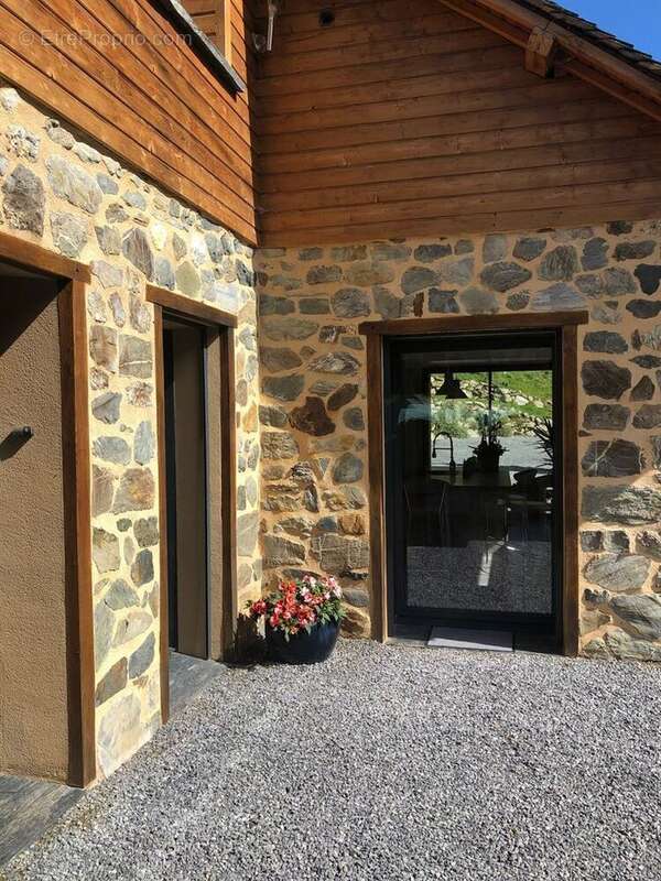 Maison à EAUX-BONNES