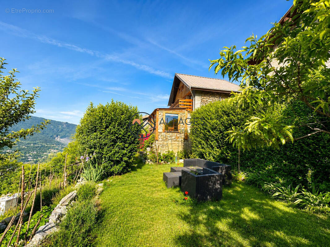 Maison à EYGLIERS