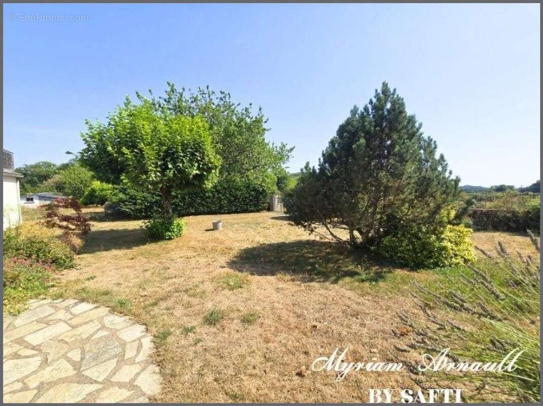 Maison 189 m² à Le Grand-Bourg  - photo 5