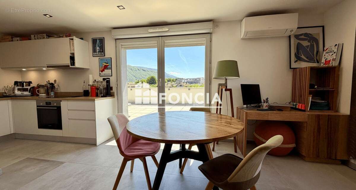 SEYNOD – Appartement T3 dernier étage avec terrasse de 35 m² plein sud et vue montagnes - photo 3