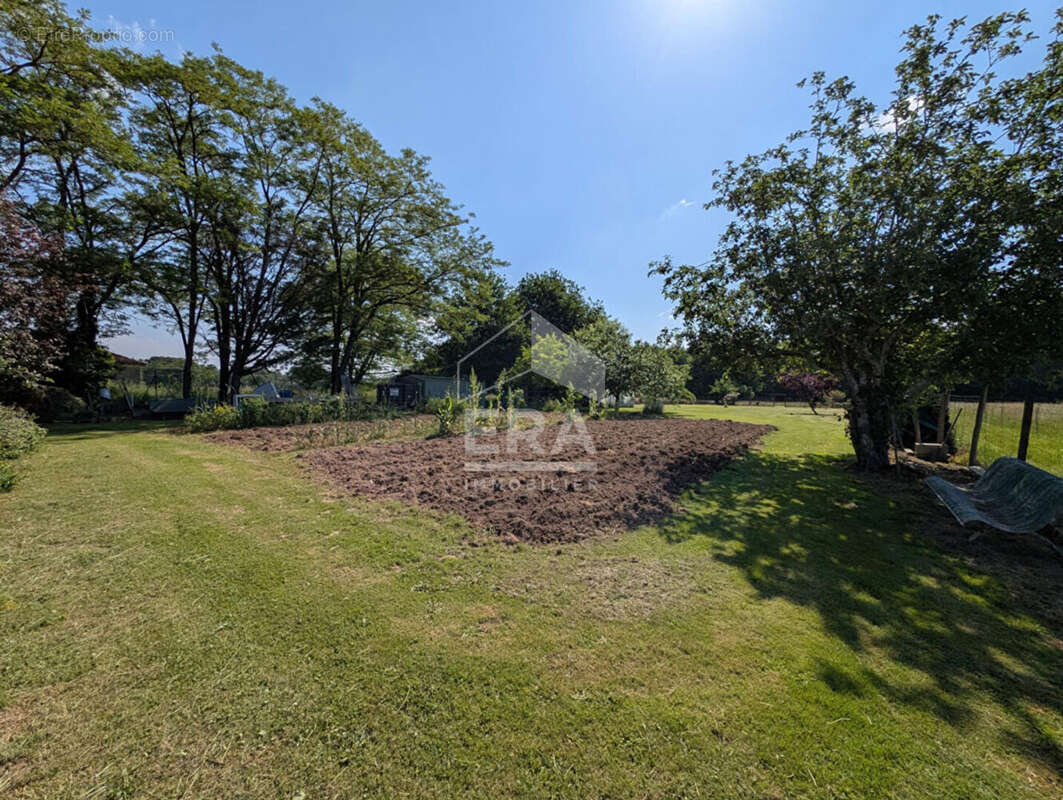 Maison à SAINT-MICHEL-DE-DOUBLE