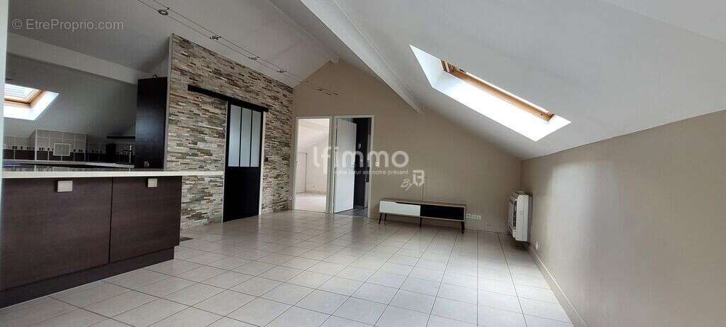 Appartement à COUBRON