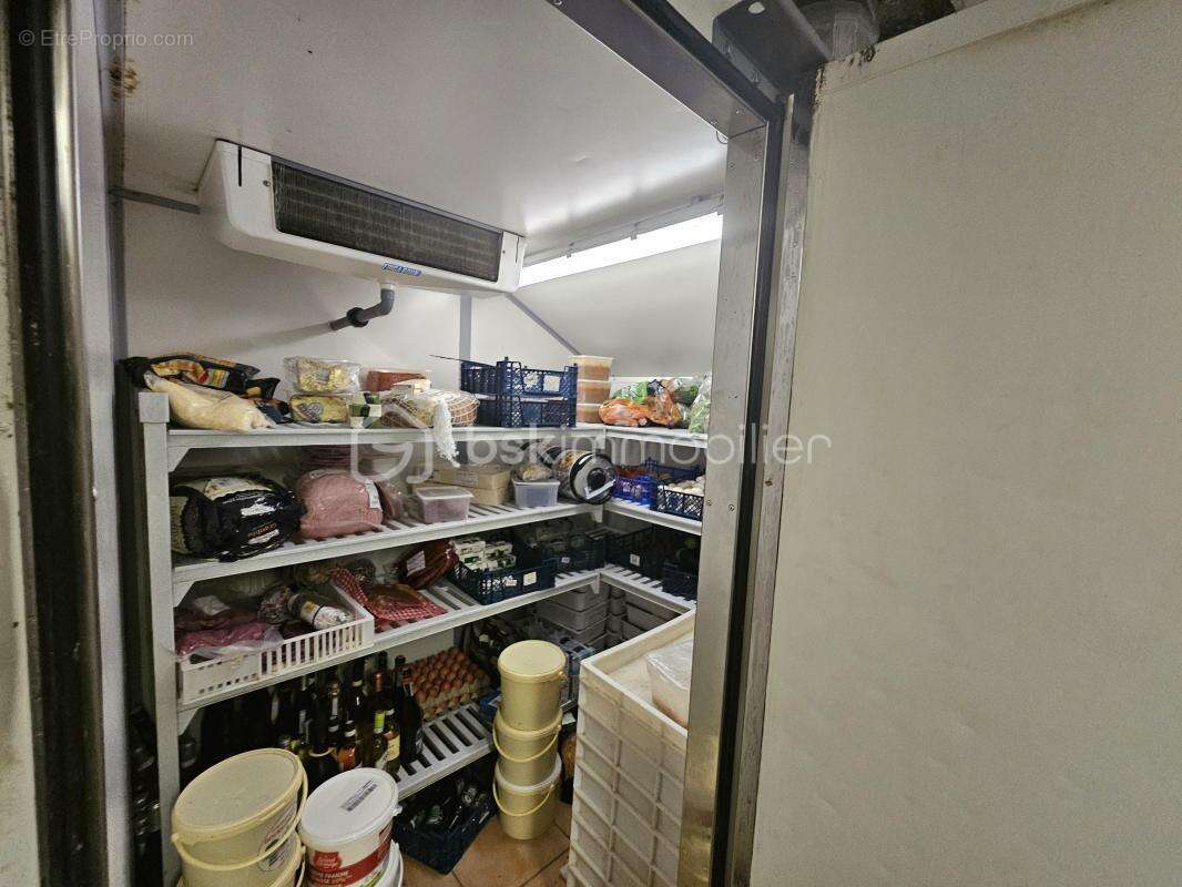 Commerce à PARIS-9E