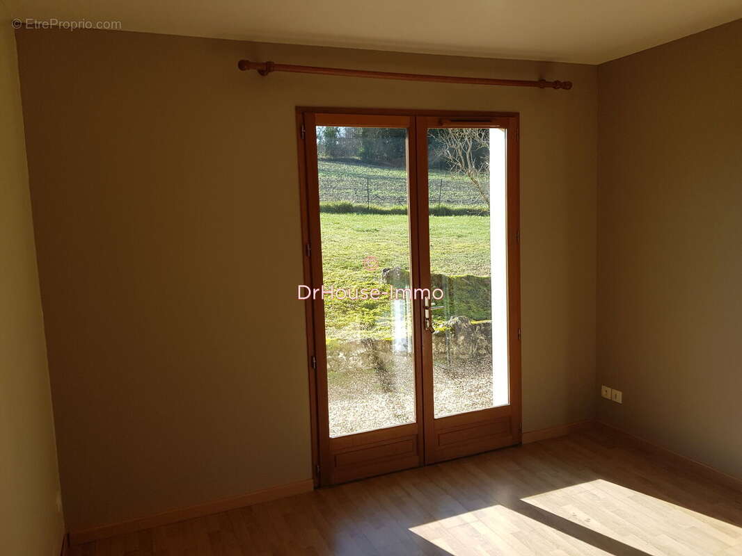 Maison 77 m² à Coutures  - photo 545