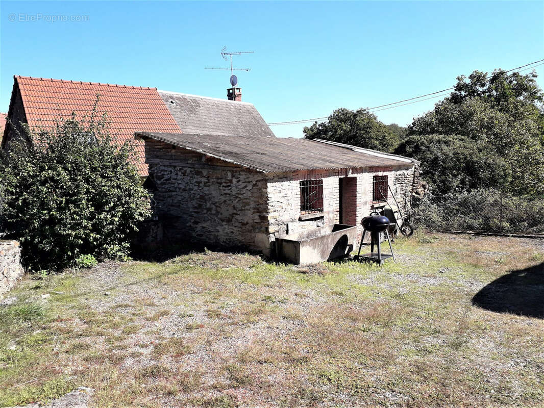 Maison à LIGNEROLLES