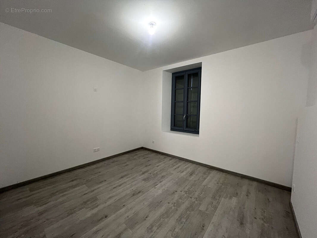 Appartement à VOLONNE