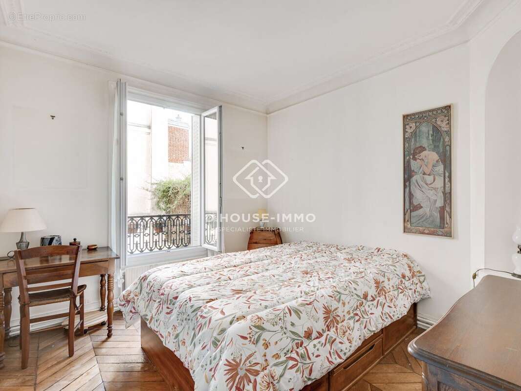 Appartement à PARIS-18E