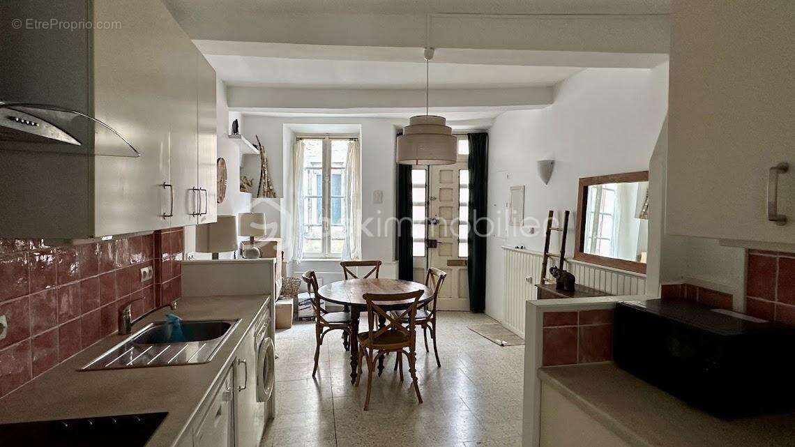 Maison à FONTCOUVERTE