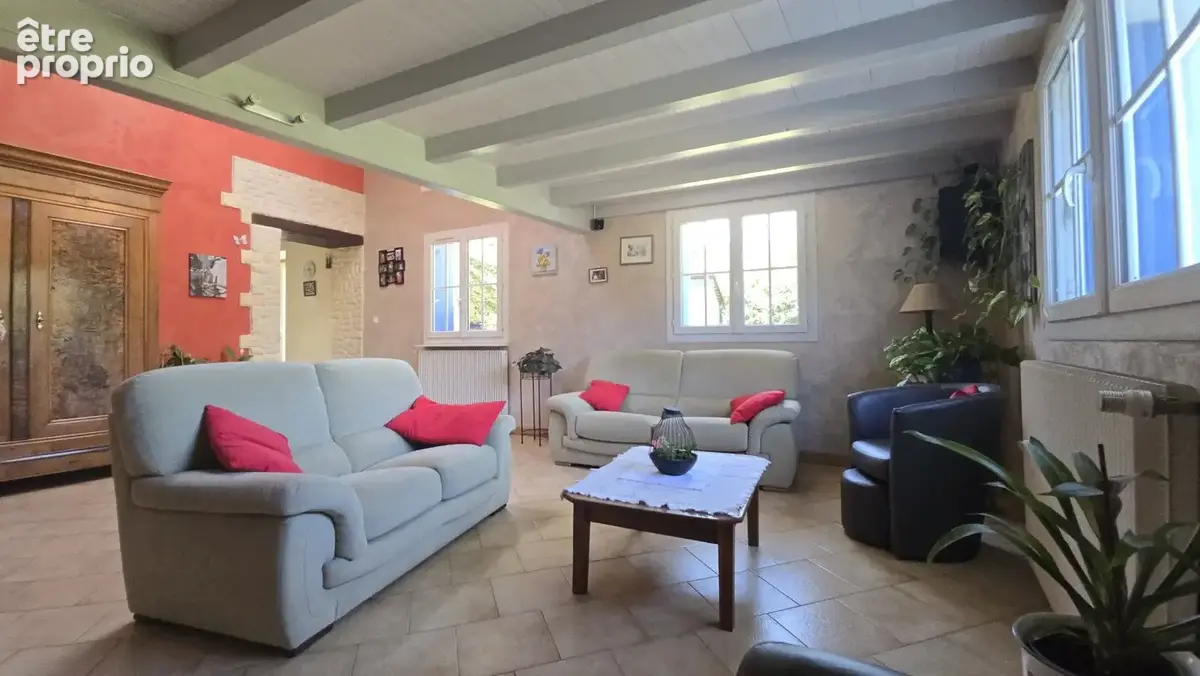 Maison 6 pièces 198 m² à vendre à Saint-Cyr-Du-Doret (17170) - photo 7