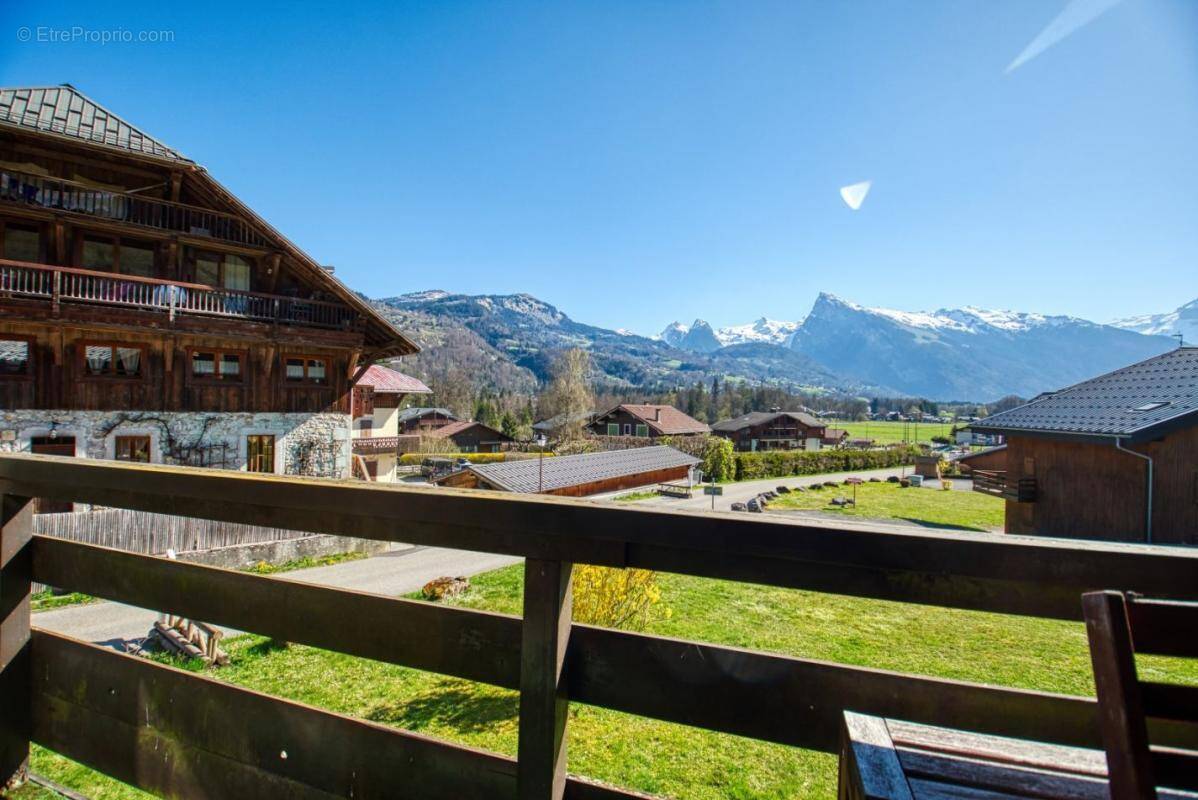 Appartement à MORILLON