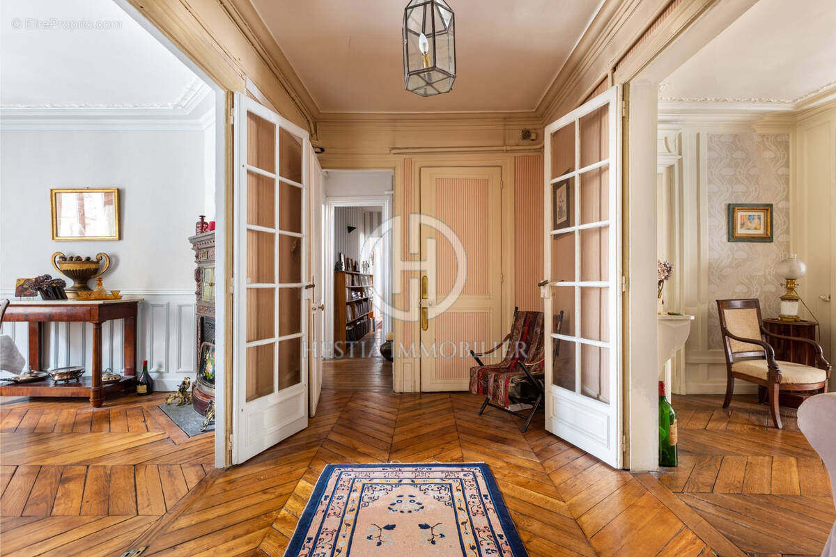 Appartement à PARIS-10E