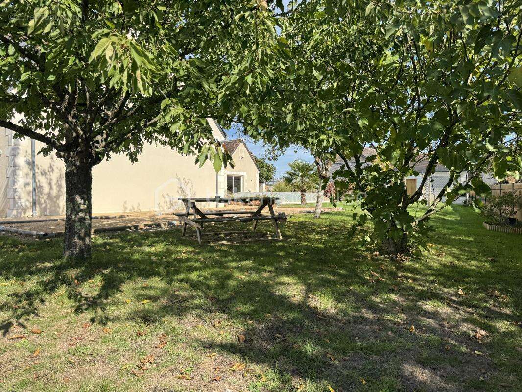 Maison à SAINT-ANTOINE-DU-ROCHER