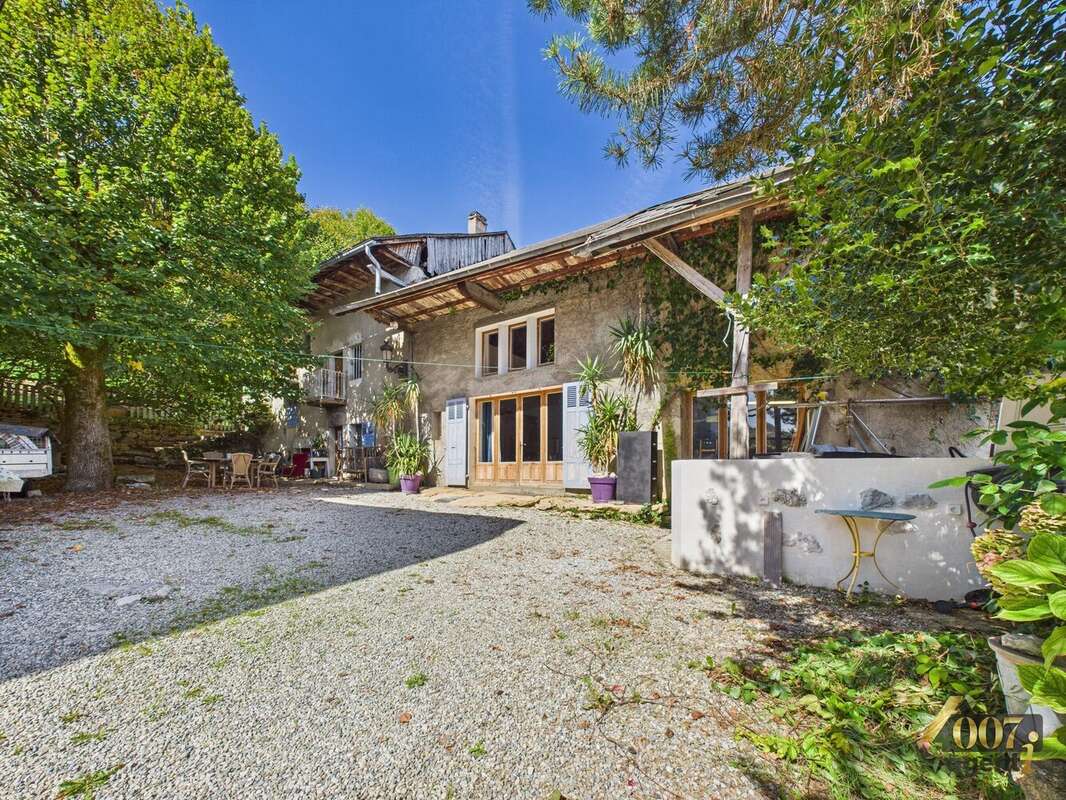 Maison 225 m² à Le Bourget-Du-Lac  - photo 9