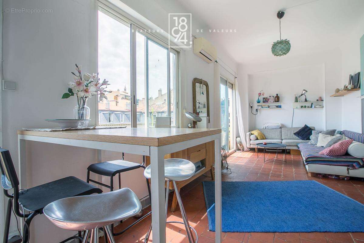 Appartement à MARSEILLE-6E