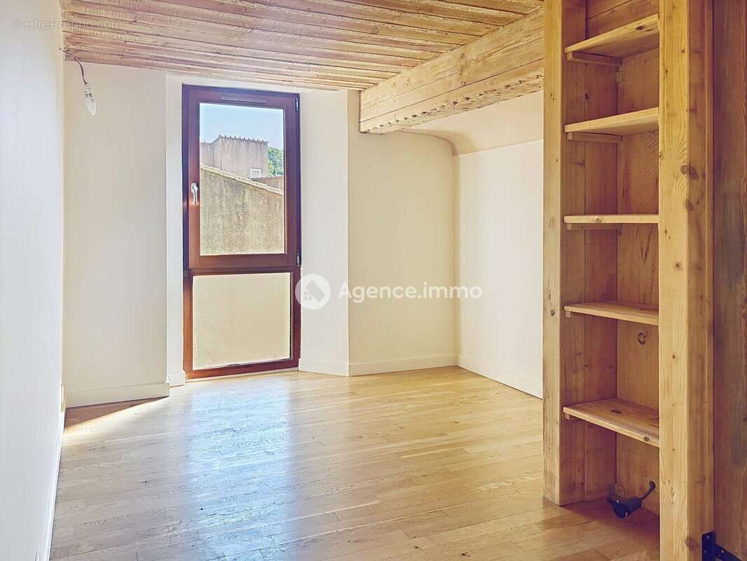 Maison à FLASSANS-SUR-ISSOLE