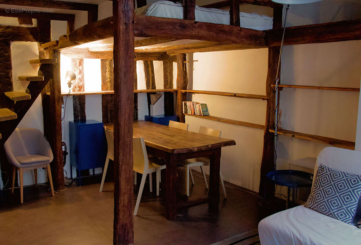 Appartement à PARIS-4E