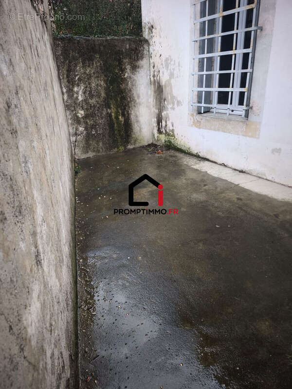 Cour - Maison à ALES