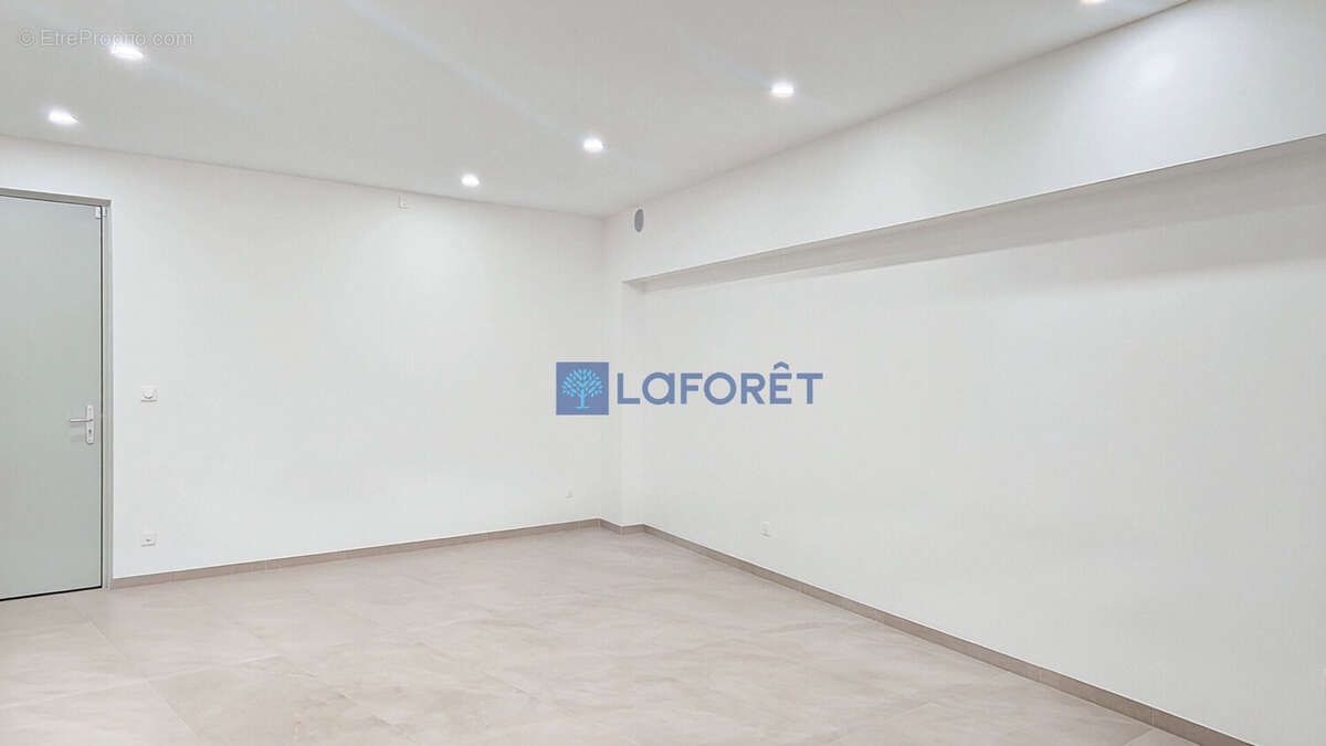 Local commercial Marseille 170 m2 - photo 2