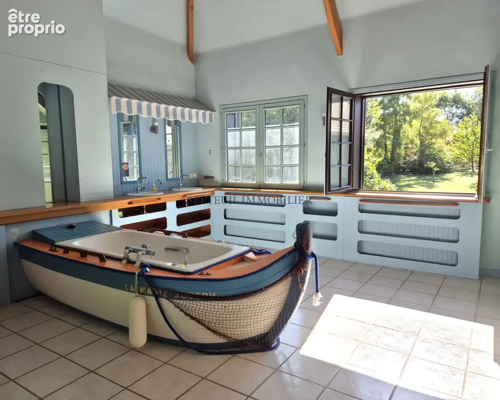 Propriété de 450m2 avec maison d'amis de 115m2 sur 19 066 m2 de parc arboré. Piscine - photo 20